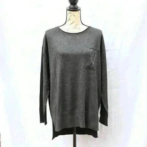 Cable & Gauge Size XL Grey long sleeve sweater top rhinestone heart on front poc